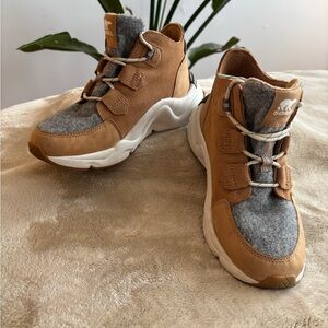 Sorel Women's Tan and Gray Sneakers